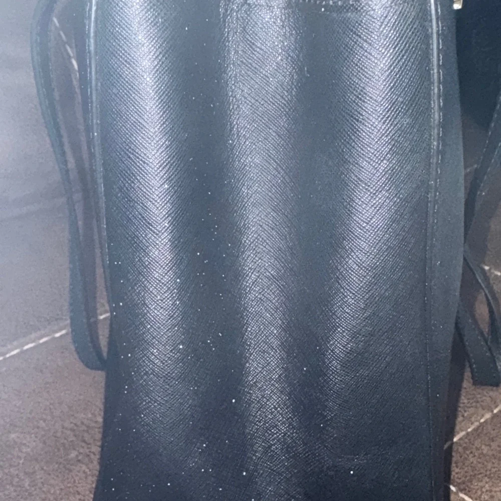 Michael Kors Jet set trade large leather  Black Tote with Gold Details - Picture 13 of 13